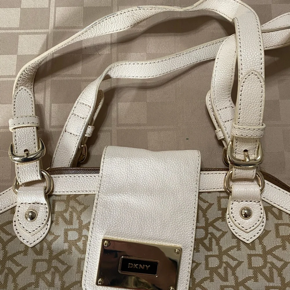 EUC DKNY Tote Large‎ Leather Logo Shoulder Strap Purse Brown Tan Gold 16” X 12”
